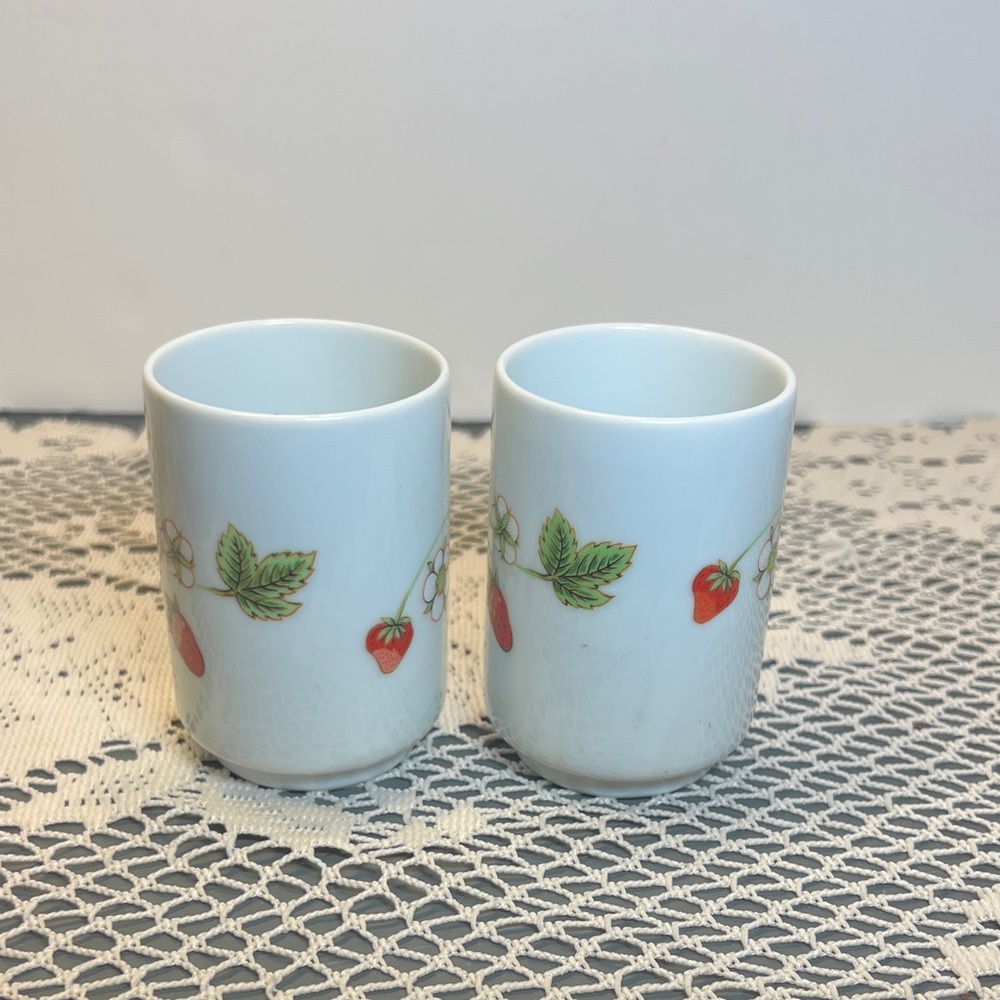 Strawberry Breakfast Anchor Hocking Strawberries Mug and OMC Strawberry Juice - Picture 10 of 14